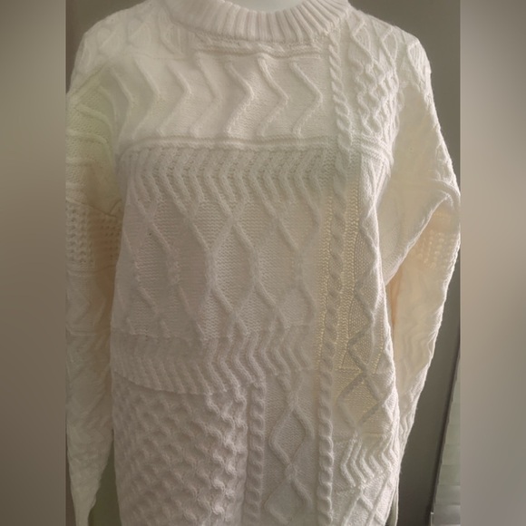 Large Women's Cream Cable Knit Sweater Super soft Preloved - Picture 2 of 3